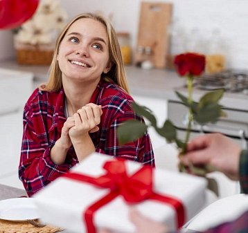 Большой выбор подарков для жены на 8 марта!