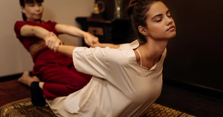 Подарочный сертификат на Рождество на массаж "Ломи-ломи"